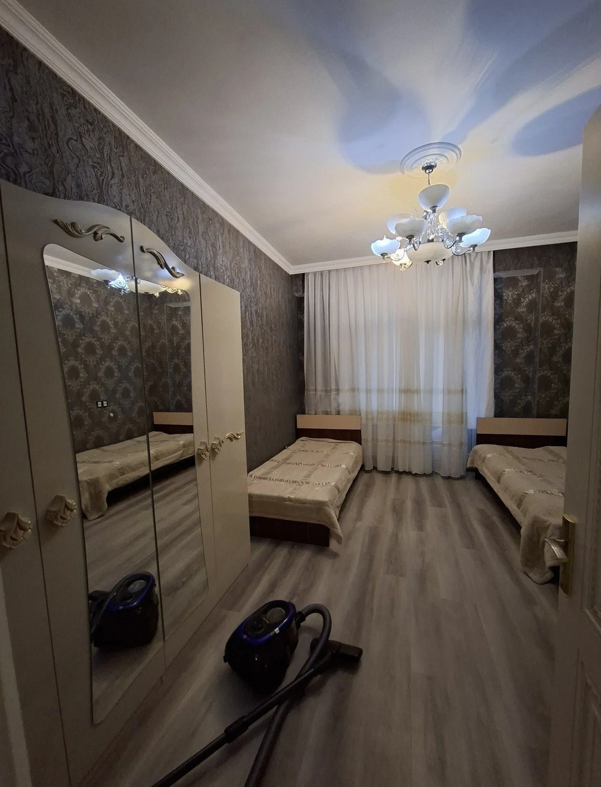 3 otaqlı yeni tikili, İnşaatçılar m.