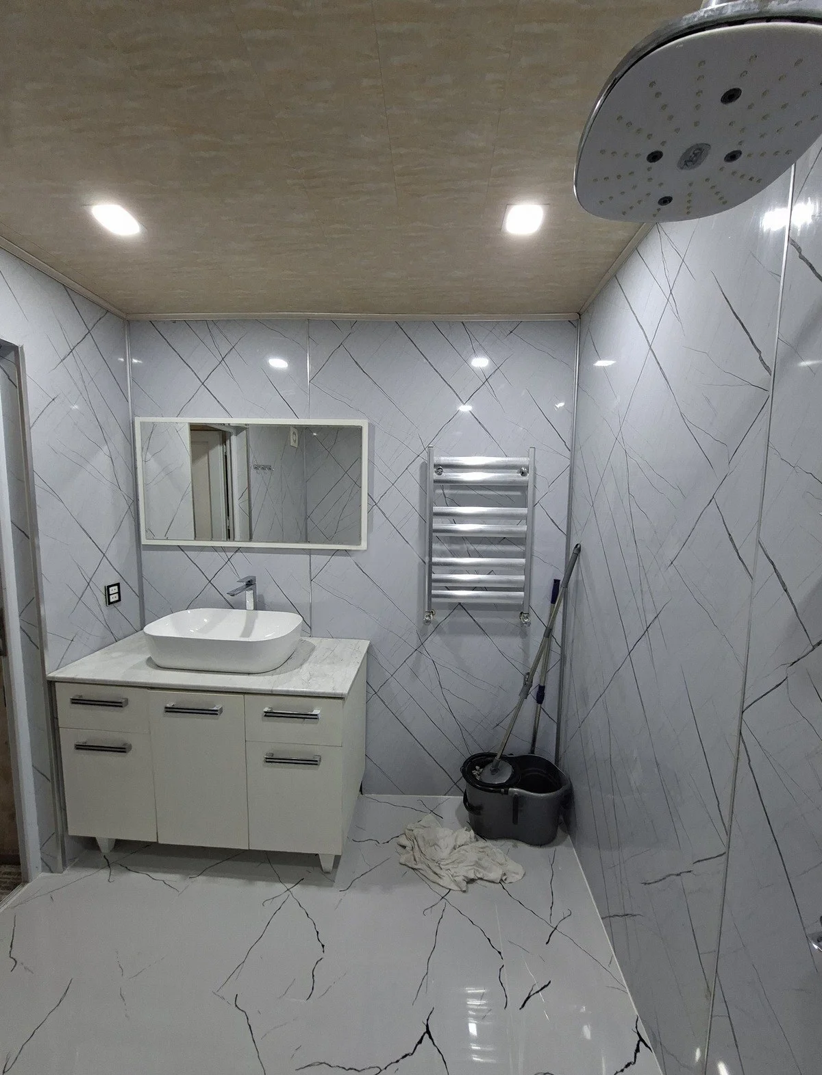 3 otaqlı yeni tikili, İnşaatçılar m.