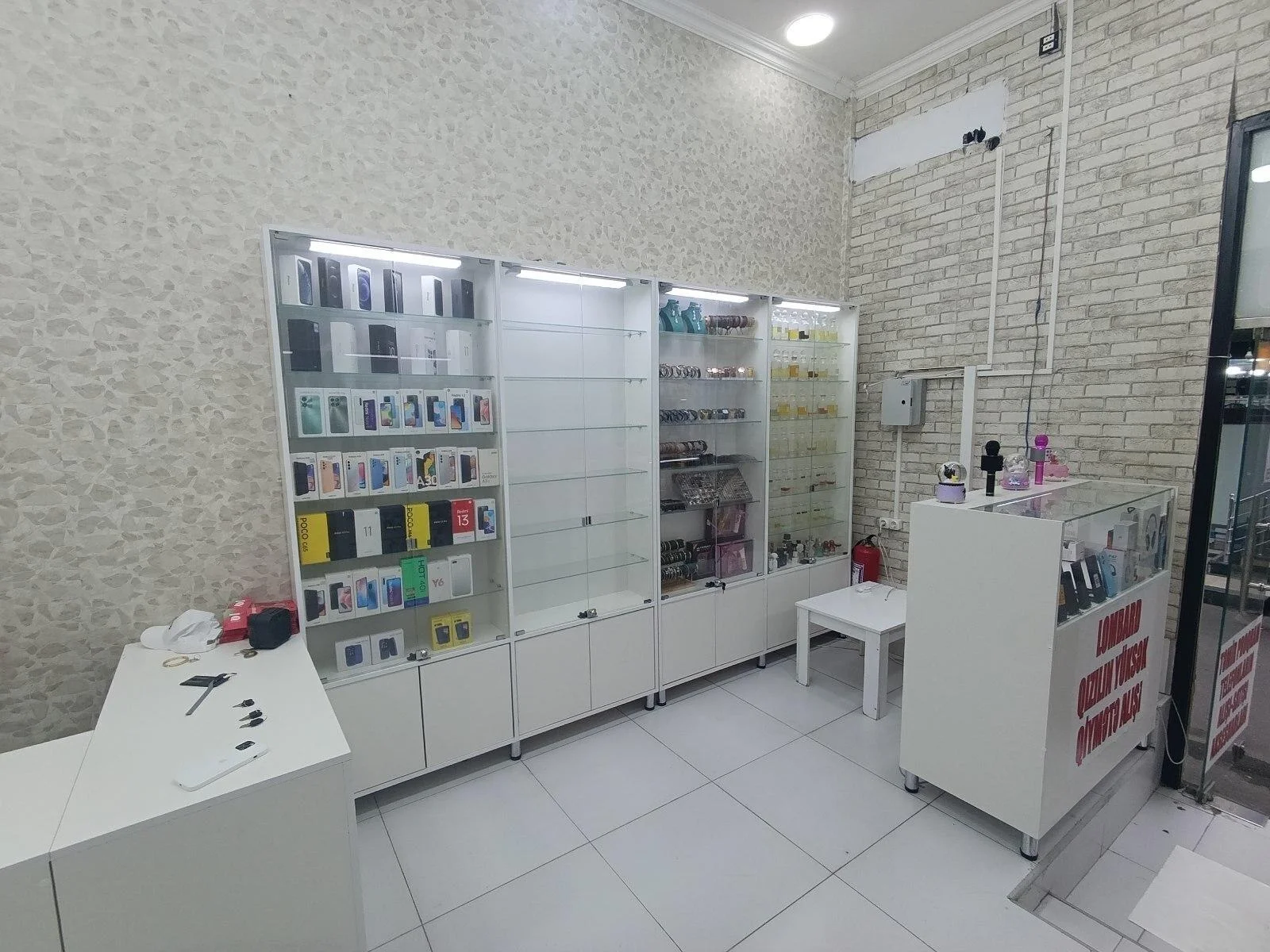 Obyekt icarəyə verilir, Neftçilər m.