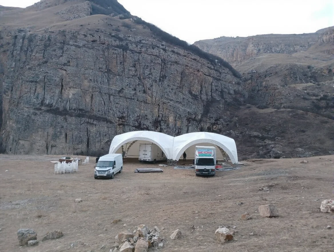 Masa və oturacaqların icarəsi