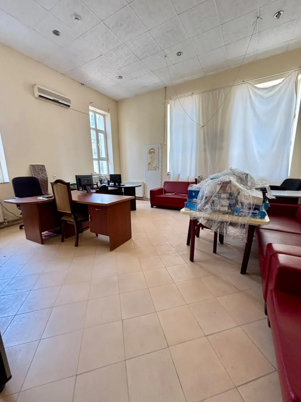 Ofis icarəyə verilir, Qara Qarayev pr. 87
